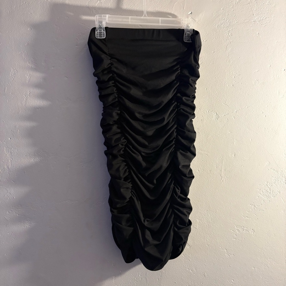 Elegant Black Ruched Skirt size medium